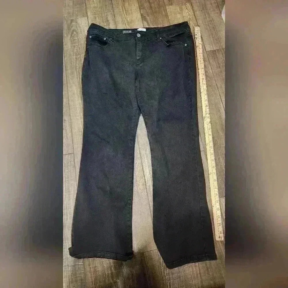St Johns Bay Jeans 16P Petite Bootcut Leg Black Denim Jeans - Picture 1 of 6